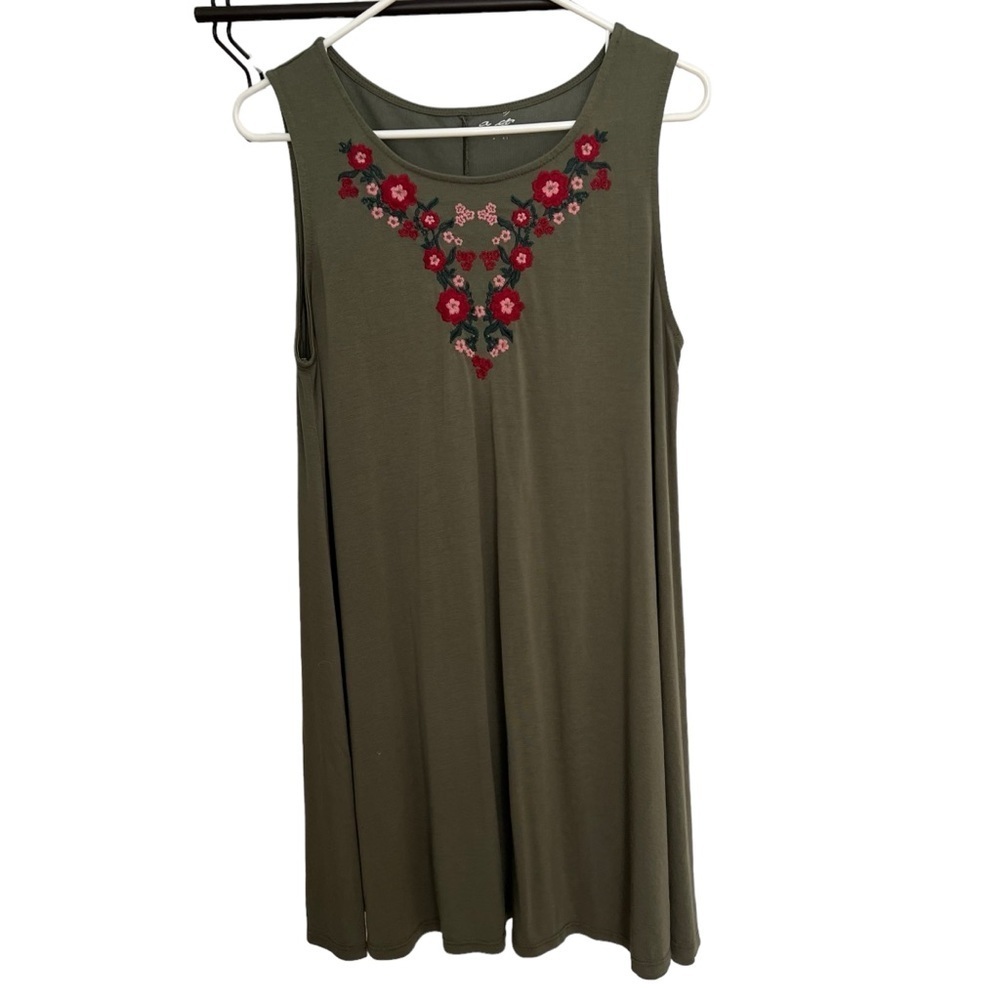 Alya Trapeze‎ Tank Dress Floral Embroidered Neckline  Sleeveless Olive Green L